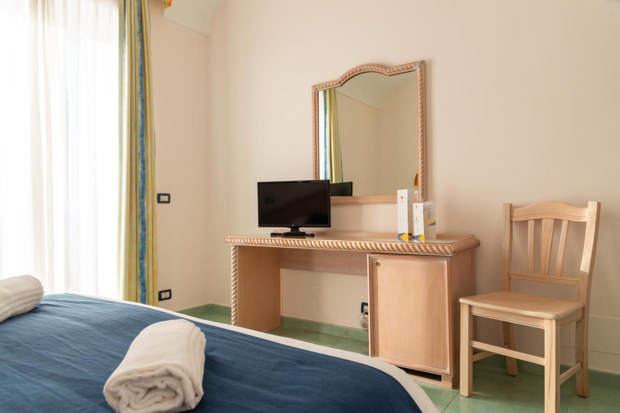 Hotel Albatros Forio  Luaran gambar